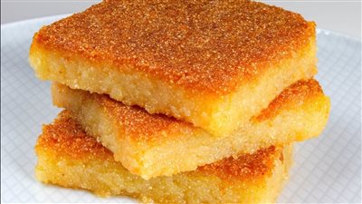 طريقة عمل البسبوسة العادية، مرملة وناجحة وبمكونات بسيطة