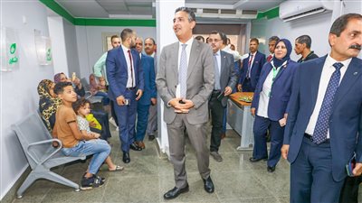 رئيس البريد يتابع حركة العمل وانتظام صرف المعاشات بمكاتب الدقهلية