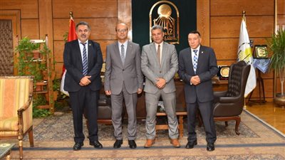  مستشار وزارة التضامن الاجتماعي للتمكين الاقتصادي يناقش رسالة دكتوراه بجامعة أسيوط