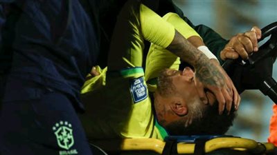 طبيب منتخب البرازيل: نيمار يجري جراحة ناجحة