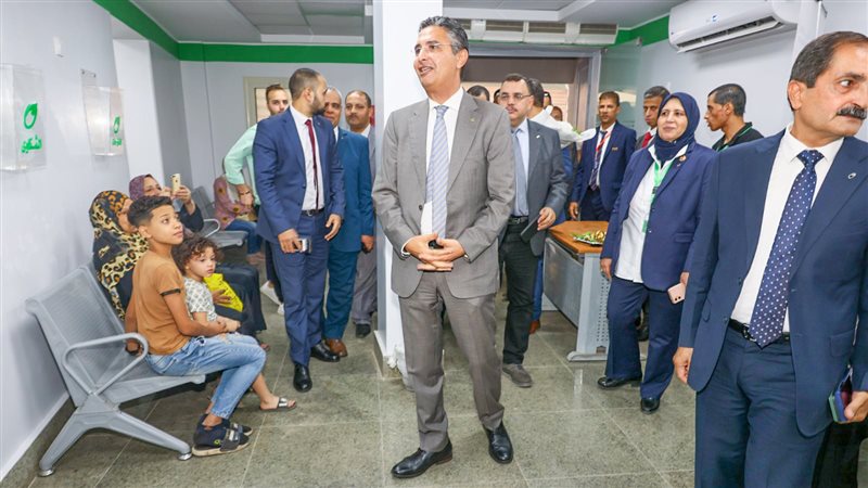 رئيس البريد خلال