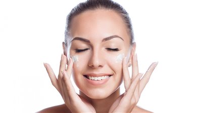 قناع البقدونس يقضي على التصبغات بالبشرة ويعزز نضارتها