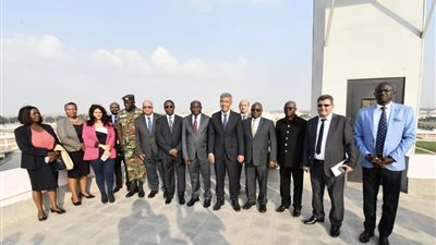 وزير البنية الأساسية بزامبيا يتفقد محطة معالجة الصرف الصحي بالجبل الأصفر