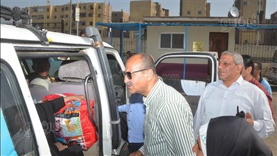 سكرتير بني سويف يتابع التزام السائقين بعدم زيادة تعريفة الأجرة 