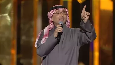 عبد المجيد عبد الله يشعل حفله الغنائي في موسم الرياض (فيديو)
