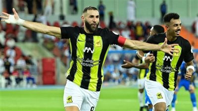 اتحاد جدة يتقدم على الفيحاء بهدف بنزيما في الشوط الأول