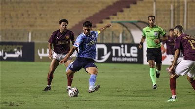 الدوري المصري، سيراميكا يتقدم بهدف القندوسي على بيراميدز في الشوط الأول (صور)