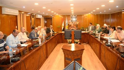 محافظة أسيوط تبدأ في ترشيد الانفاق بكافة القطاعات لتعظيم الإيرادات