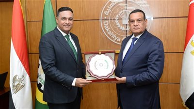 توقيع بروتوكول بين التنمية المحلية ومحافظة الدقهلية لتقديم خدمات شبكة الطوارئ 