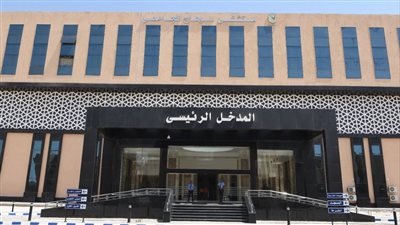 مستشفى سوهاج الجامعي يستقبل 50 مصابا في العين بسبب الألعاب النارية خلال العيد 