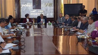 محافظ الأقصر: مشروع القطار السريع يهدف لتحفيز النمو الاقتصادي