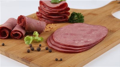 طريقة عمل اللانشون البيتي بالجبنة المثلثات