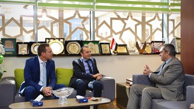 شركة العاصمة الإدارية للتنمية العمرانية تستقبل كبار مسئولي شنايدر إلكتريك