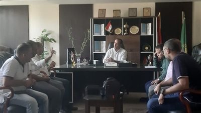 رئيس جهاز مدينة الشروق يبحث شكاوى سكان دار مصر