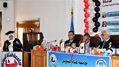 وزير التعليم يشهد مناقشة دكتوراة حول تطوير التوجيه الفني بجامعة القناة (صور)