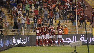 الأهلي يتقدم على المقاولون العرب بهدف 