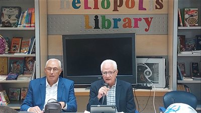 بحضور عدد من النقاد، مناقشة 