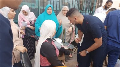 كلية التمريض بجامعة حلوان تنظم قافلة للتوعية بالاكتشاف المبكر لسكر الحمل