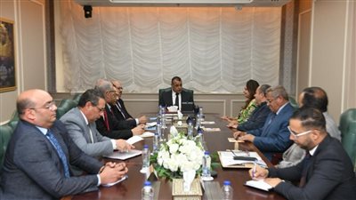 وزير الإنتاج الحربي يبحث مع شركة بابيريوس الإسترالية مستجدات التعاون المشترك 