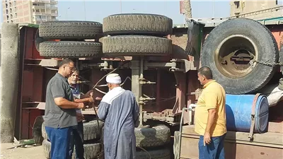 تفاصيل انقلاب سيارة نقل بطيخ على طريق رافد جمصة 