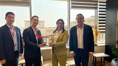 نائب وزير السياحة والآثار تبحث زيادة الأفواج القادمة من الصين 