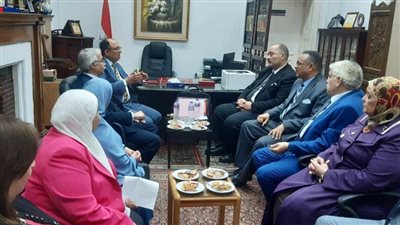 رئيس جامعة حلوان يستقبل فريق ضمان جودة التعليم والاعتماد بكلية التربية الفنية