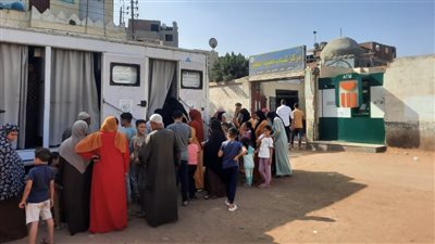 الكشف على 300 مواطن بقافلة طبية بالبحيرة 