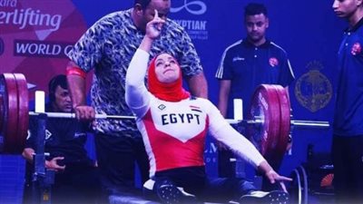  محافظ الشرقية يُهنئ بطلة رفع الأثقال رحاب أحمد رضوان لحصولها على الميدالية الذهبية