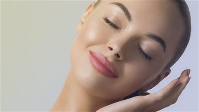 الجل الأحمر لبشرة مفعمة بالحيوية والشباب الدائم 