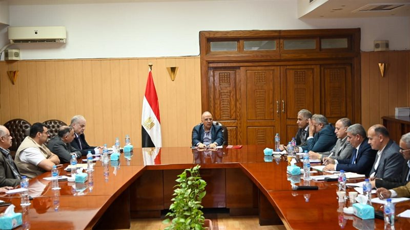 وزير الري الدكتور