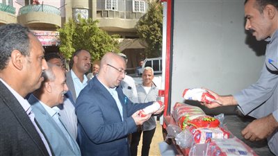 محافظ بني سويف يتفقد معارض السلع ضمن مبادرة تخفيض الأسعار