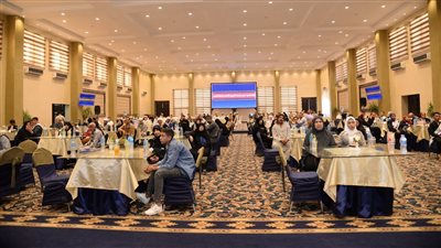 الوقوف دقيقة حداد على روح شهداء حرب أكتوبر في احتفالية بأسيوط 