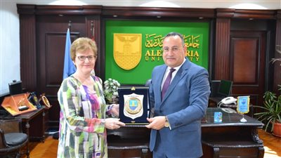 رئيس جامعة الإسكندرية يستقبل وفد إدنبرة نابير الأسكتلندية