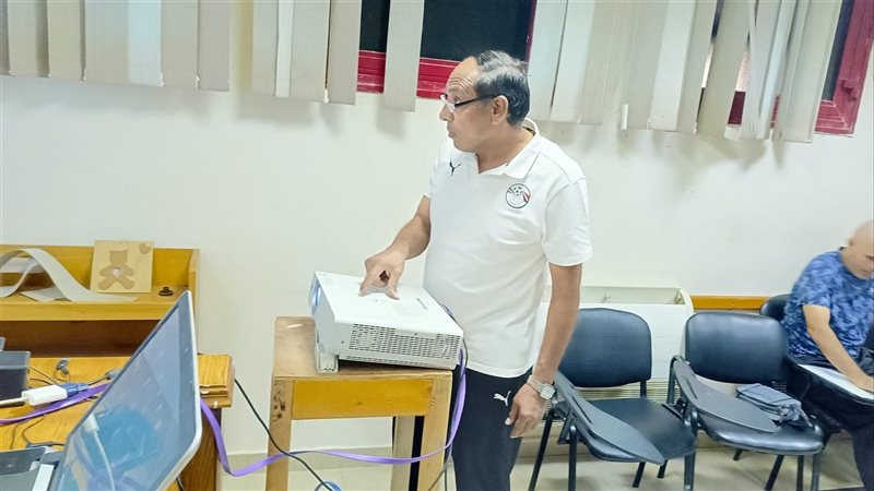 جمال محمد علي يحاضر