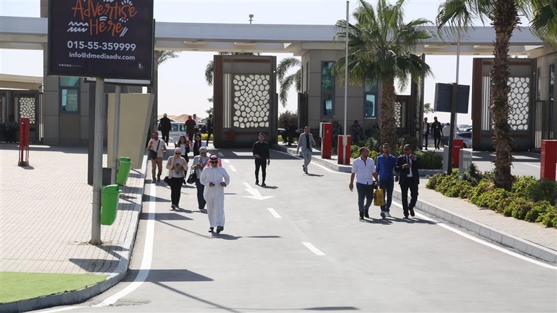 بدء التوافد على معرض