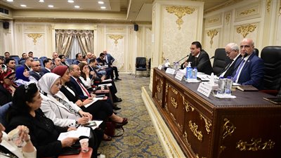 برلماني يطالب بإعادة المستبعدين من مسابقة 30 ألف معلم أو استقالة الوزير