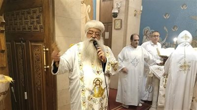 مطران دشنا يترأس قداس عيد القيامة المجيد بكاتدرائية الشهيد العظيم مار جرجس