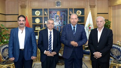 رئيس جامعة المنصورة يستقبل اللجنة النقابية للصحفيين بالدقهلية 