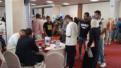 وزارة العمل تعلن عن ملتقى توظيف يوفر فرص عمل لشباب أسوان
