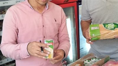 ضبط 1000عبوة مواد غذائية مجهولة المصدر بالبحيرة 