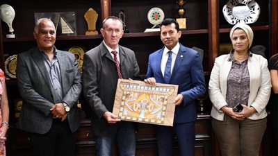 أشرف صبحي يبحث ترتيبات استضافة بطولة البحر المتوسط للملاحة الرياضية