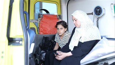 الصحة: استقبال 12 طفلًا فلسطينيًا من المصابين بالسرطان عبر معبر رفح