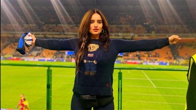 زينة تنشر صور قديمة لها: 