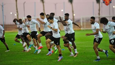 سيراميكا كليوباترا يختتم تدريباته لمواجهة الأهلي (صور)
