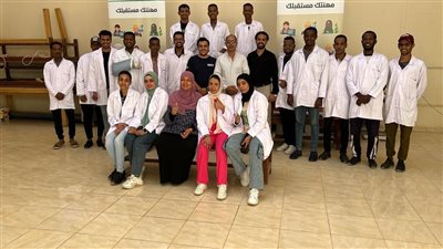 العمل تنشر صورًا من عمليات تدريب مجاني لشباب أسوان على مِهن يحتاجها سوق العمل