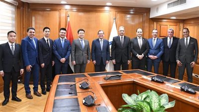 البترول توقع 3 اتفاقيات تعاون مع هواوي العالمية لدعم التحول الرقمي وحلول الطاقة الشمسية 