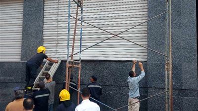 إخماد حريق داخل مول تجارى كبير ببنها 