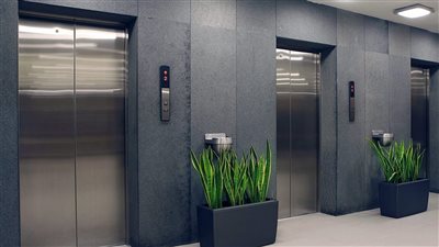 تغطيات وضوابط وثيقة تأمين المصاعد والسلالم الكهربائية