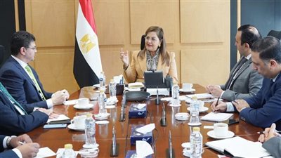 وزيرة التخطيط تبحث التعاون المشترك مع بنك ستاندرد تشارترد