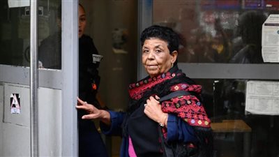 إرضاءً لإسرائيل، فرنسا تطرد الناشطة الفلسطينية مريم أبو دقة